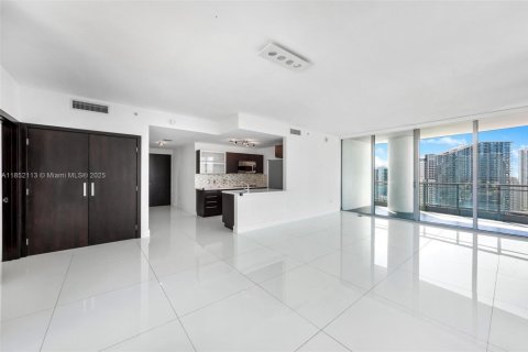 Condominio en venta en Miami, Florida, 3 dormitorios, 154.4 m2 № 1858747 - foto 1