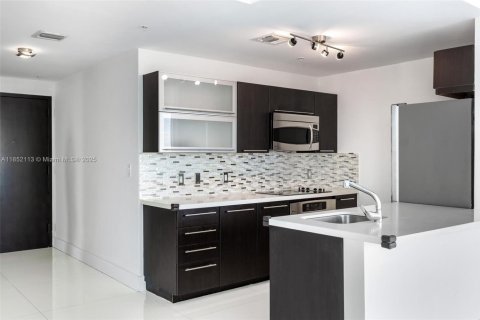 Condominio en venta en Miami, Florida, 3 dormitorios, 154.4 m2 № 1858747 - foto 24
