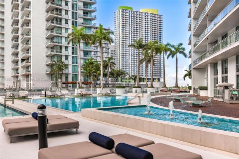 Condominio en venta en Miami, Florida, 3 dormitorios, 154.4 m2 № 1858747 - foto 14