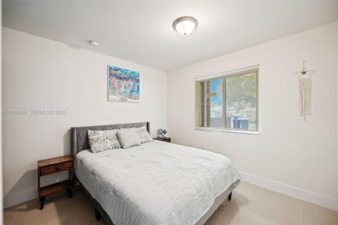 House in Miami, Florida 4 bedrooms, 130.06 sq.m. № 1836190 - photo 17