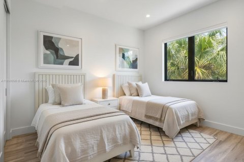 Villa ou maison à vendre à Hollywood, Floride: 4 chambres, 254.18 m2 № 1944438 - photo 21
