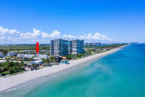Villa ou maison à vendre à Hollywood, Floride: 4 chambres, 254.18 m2 № 1944438 - photo 8