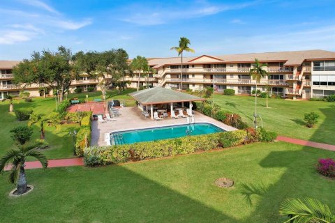Condo in Hollywood, Florida, 2 bedrooms  № 2250470 - photo 7
