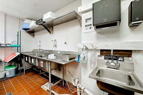 Commercial property in Orlando, Florida 536.98 sq.m. № 2225947 - photo 20