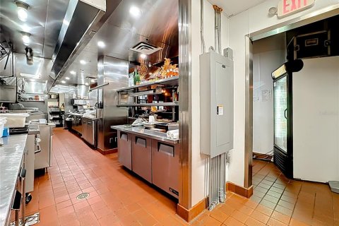 Commercial property in Orlando, Florida 536.98 sq.m. № 2225947 - photo 15