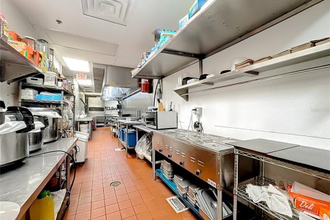 Commercial property in Orlando, Florida 536.98 sq.m. № 2225947 - photo 16