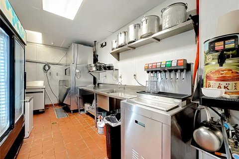 Commercial property in Orlando, Florida 536.98 sq.m. № 2225947 - photo 21
