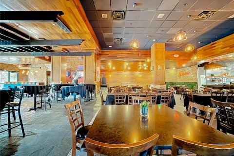 Commercial property in Orlando, Florida 536.98 sq.m. № 2225947 - photo 11