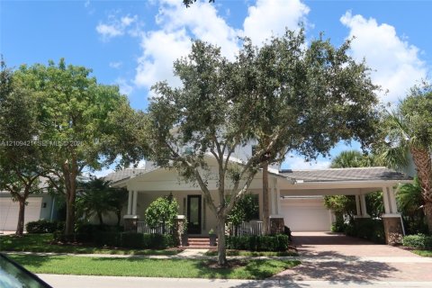 House in Jupiter, Florida 4 bedrooms, 224.92 sq.m. № 2428244