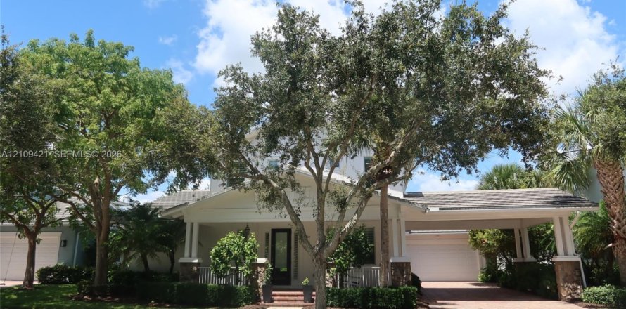 House in Jupiter, Florida 4 bedrooms, 224.92 sq.m. № 2428244