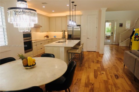 House in Jupiter, Florida 4 bedrooms, 224.92 sq.m. № 2428244 - photo 11