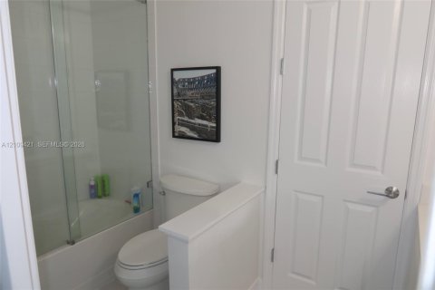 House in Jupiter, Florida 4 bedrooms, 224.92 sq.m. № 2428244 - photo 24