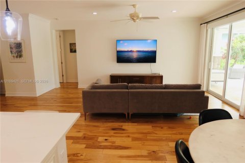 House in Jupiter, Florida 4 bedrooms, 224.92 sq.m. № 2428244 - photo 12