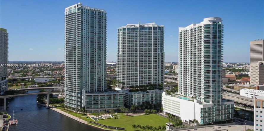 Condominio en Miami, Florida, 1 dormitorio № 1850603