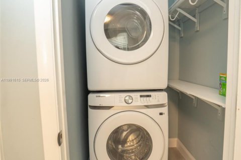 Купить виллу или дом в Майами, Флорида 3 спальни, 201.88м2, № 2052269 - фото 24