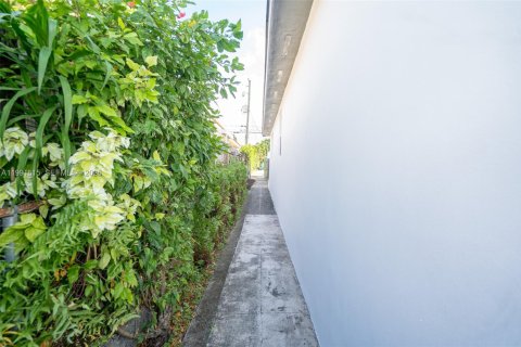 Купить виллу или дом в Майами, Флорида 3 спальни, 201.88м2, № 2052269 - фото 15