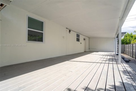 Купить виллу или дом в Майами, Флорида 3 спальни, 201.88м2, № 2052269 - фото 13