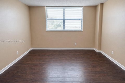 Condominio en venta en West Palm Beach, Florida, 1 dormitorio, 78.5 m2 № 2072506 - foto 6