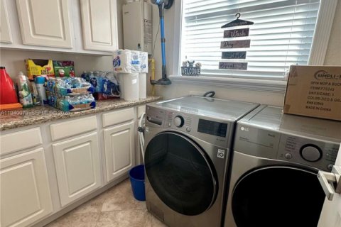 Casa en alquiler en Key Largo, Florida, 4 dormitorios, 225.94 m2 № 2059993 - foto 17