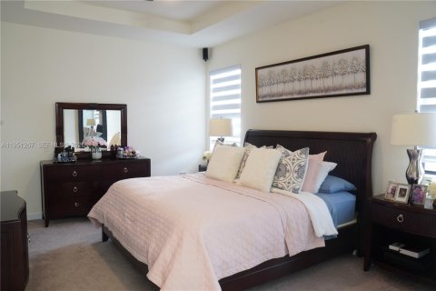 Touwnhouse à vendre à Hialeah, Floride: 3 chambres, 158.68 m2 № 2011024 - photo 7