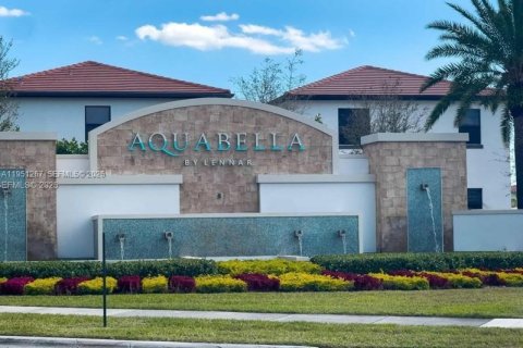 Touwnhouse à vendre à Hialeah, Floride: 3 chambres, 158.68 m2 № 2011024 - photo 27