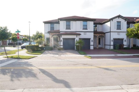 Touwnhouse à vendre à Hialeah, Floride: 3 chambres, 158.68 m2 № 2011024 - photo 6