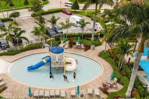 Touwnhouse à vendre à Hialeah, Floride: 3 chambres, 158.68 m2 № 2011024 - photo 26