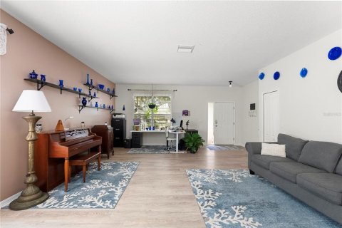 Casa en venta en Tampa, Florida, 4 dormitorios, 227.61 m2 № 2433148 - foto 3
