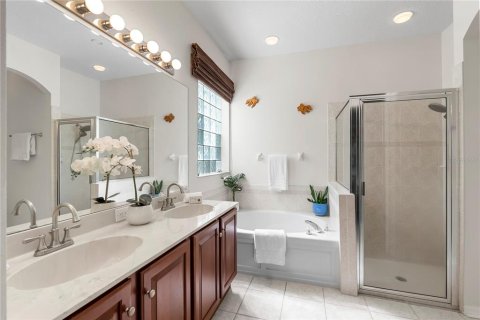 Casa en venta en Tampa, Florida, 4 dormitorios, 227.61 m2 № 2433148 - foto 14
