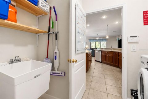 Casa en venta en Tampa, Florida, 4 dormitorios, 227.61 m2 № 2433148 - foto 11