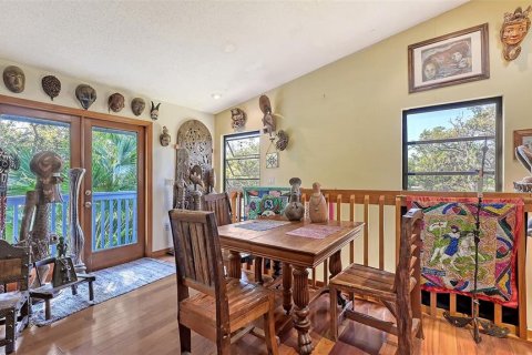 House in Sarasota, Florida 2 bedrooms, 150.87 sq.m. № 1574270 - photo 14