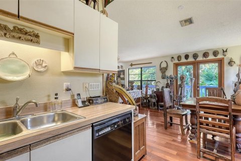 House in Sarasota, Florida 2 bedrooms, 150.87 sq.m. № 1574270 - photo 20