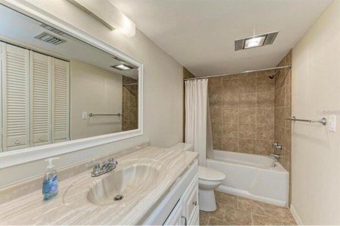 Copropriété à louer à Bradenton, Floride: 2 chambres, 109.44 m2 № 2217577 - photo 15