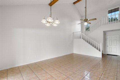 Townhouse in Casselberry, Florida 2 bedrooms, 108.32 sq.m. № 1912758 - photo 9
