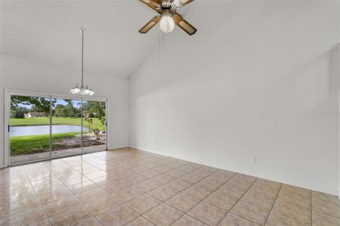 Townhouse in Casselberry, Florida 2 bedrooms, 108.32 sq.m. № 1912758 - photo 5