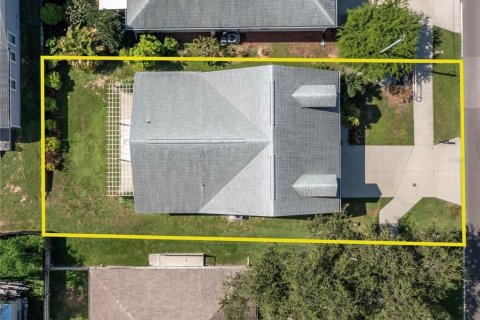 House in Dunedin, Florida 3 bedrooms, 141.21 sq.m. № 2195584 - photo 6