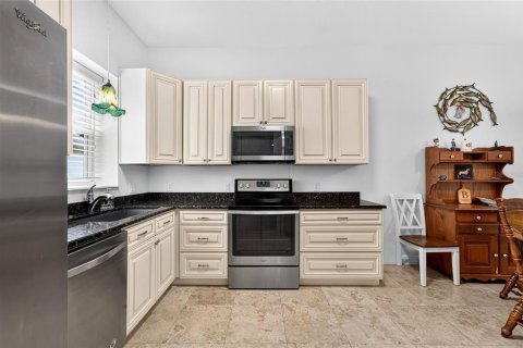 House in Dunedin, Florida 3 bedrooms, 141.21 sq.m. № 2195584 - photo 19