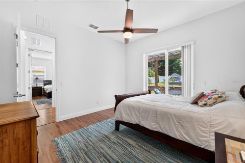 House in Dunedin, Florida 3 bedrooms, 141.21 sq.m. № 2195584 - photo 25