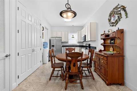 House in Dunedin, Florida 3 bedrooms, 141.21 sq.m. № 2195584 - photo 17