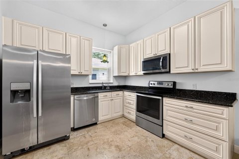 House in Dunedin, Florida 3 bedrooms, 141.21 sq.m. № 2195584 - photo 18