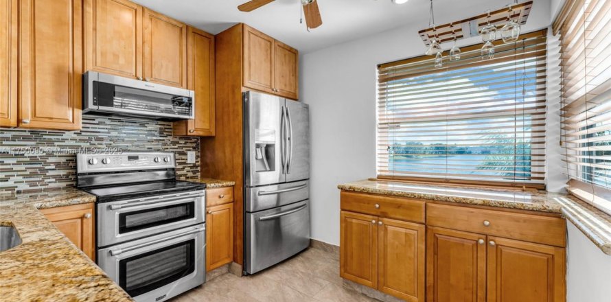 Condo in Homestead, Florida, 2 bedrooms  № 1726408