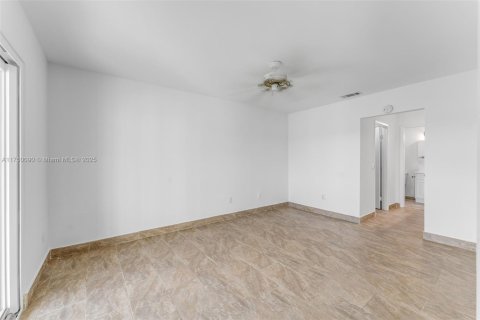 Condo in Homestead, Florida, 2 bedrooms  № 1726408 - photo 4
