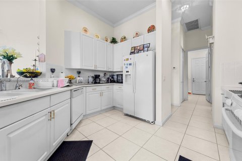 Villa ou maison à vendre à Port St. Lucie, Floride: 4 chambres, 233.28 m2 № 1947238 - photo 12
