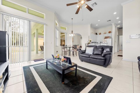 Villa ou maison à vendre à Port St. Lucie, Floride: 4 chambres, 233.28 m2 № 1947238 - photo 2
