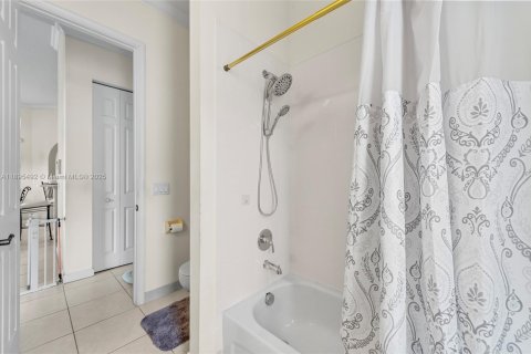 Villa ou maison à vendre à Port St. Lucie, Floride: 4 chambres, 233.28 m2 № 1947238 - photo 5