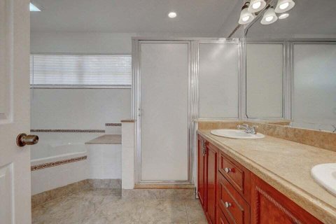Villa ou maison à louer à Boca Raton, Floride: 4 chambres, 179.02 m2 № 2147365 - photo 19