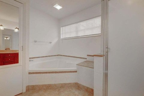 Villa ou maison à louer à Boca Raton, Floride: 4 chambres, 179.02 m2 № 2147365 - photo 20
