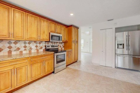 Villa ou maison à louer à Boca Raton, Floride: 4 chambres, 179.02 m2 № 2147365 - photo 6