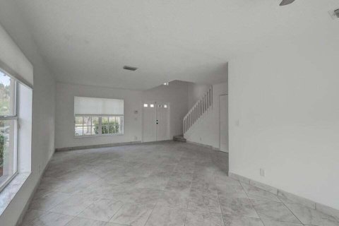 Villa ou maison à louer à Boca Raton, Floride: 4 chambres, 179.02 m2 № 2147365 - photo 9