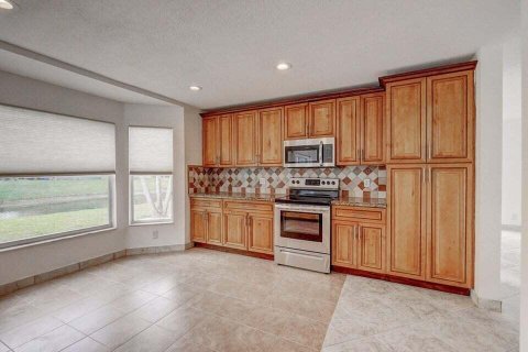 Villa ou maison à louer à Boca Raton, Floride: 4 chambres, 179.02 m2 № 2147365 - photo 5
